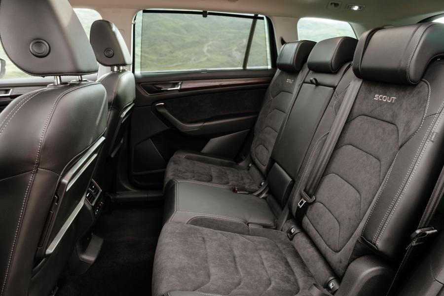 Интерьер Skoda Kodiaq Scout 2018 года  (CIS) (фото 9 из 40)